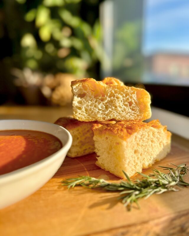 Soup at Salute has just gotten an upgrade as it’s now served with a piece of fresh made focaccia 🤤. Because fresh is better 🤙🏼